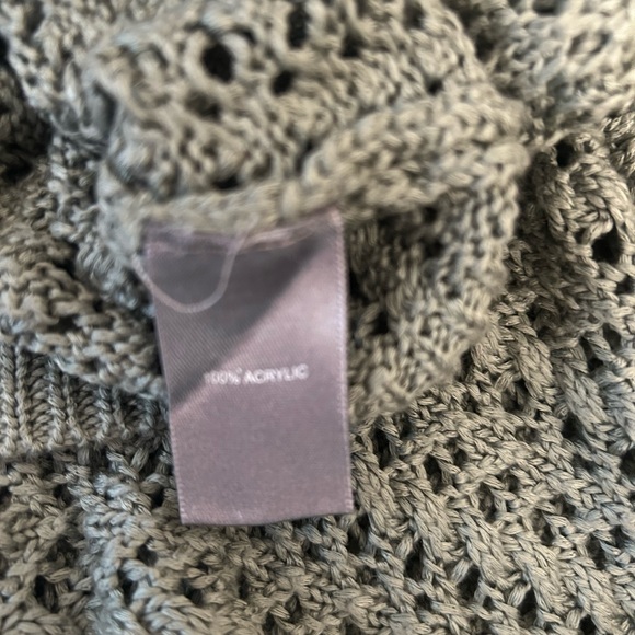 Marled Green Knit Sweater. Size Medium - Picture 7 of 7